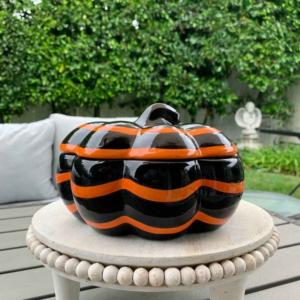 10 Strawberry Street Pumpkin Canister